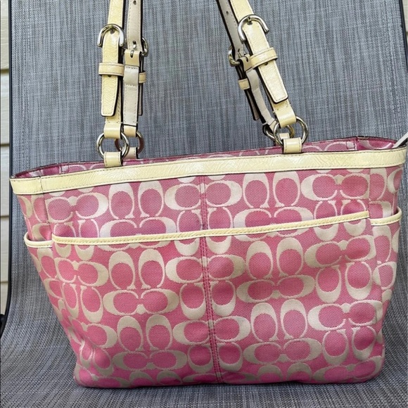 Authentic pink and cream Coach Signature Gallery Tote East/West Style # F17726 - Picture 7 of 8